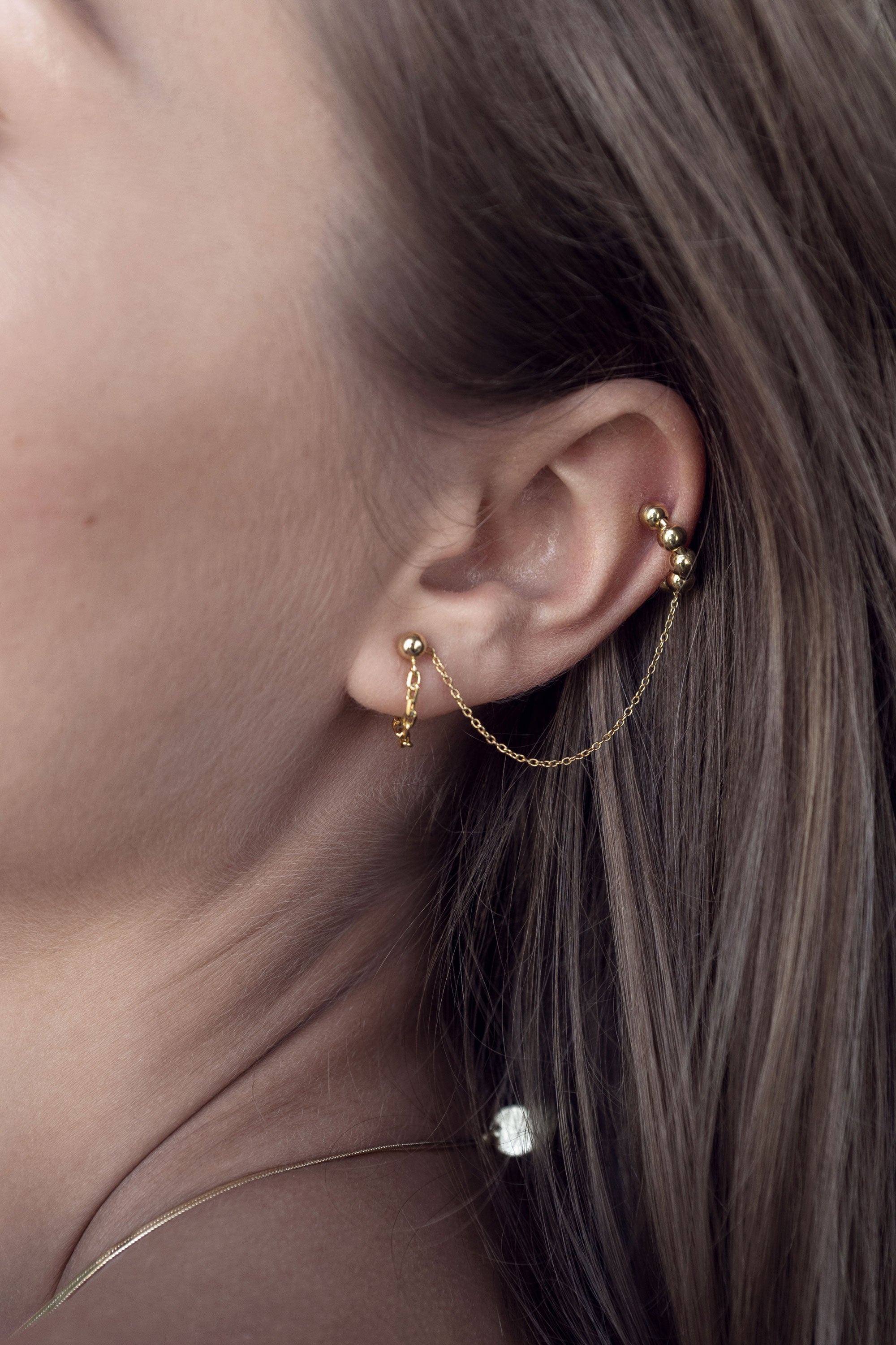 BOLA EAR CUFF WITH CHAIN IN 14K GOLD