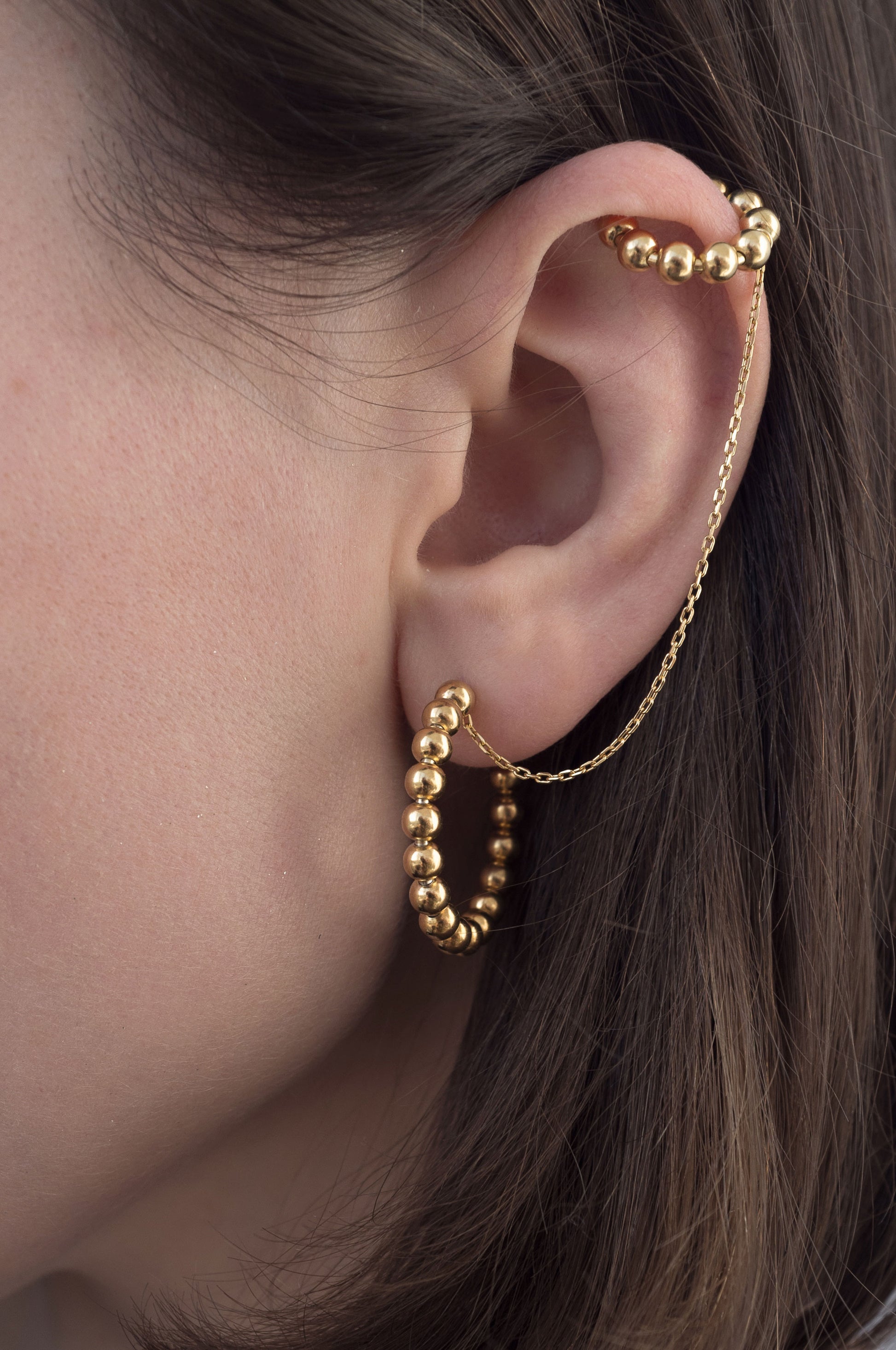 BOLA EAR CUFF WITH CHAIN IN STERLING SILVER