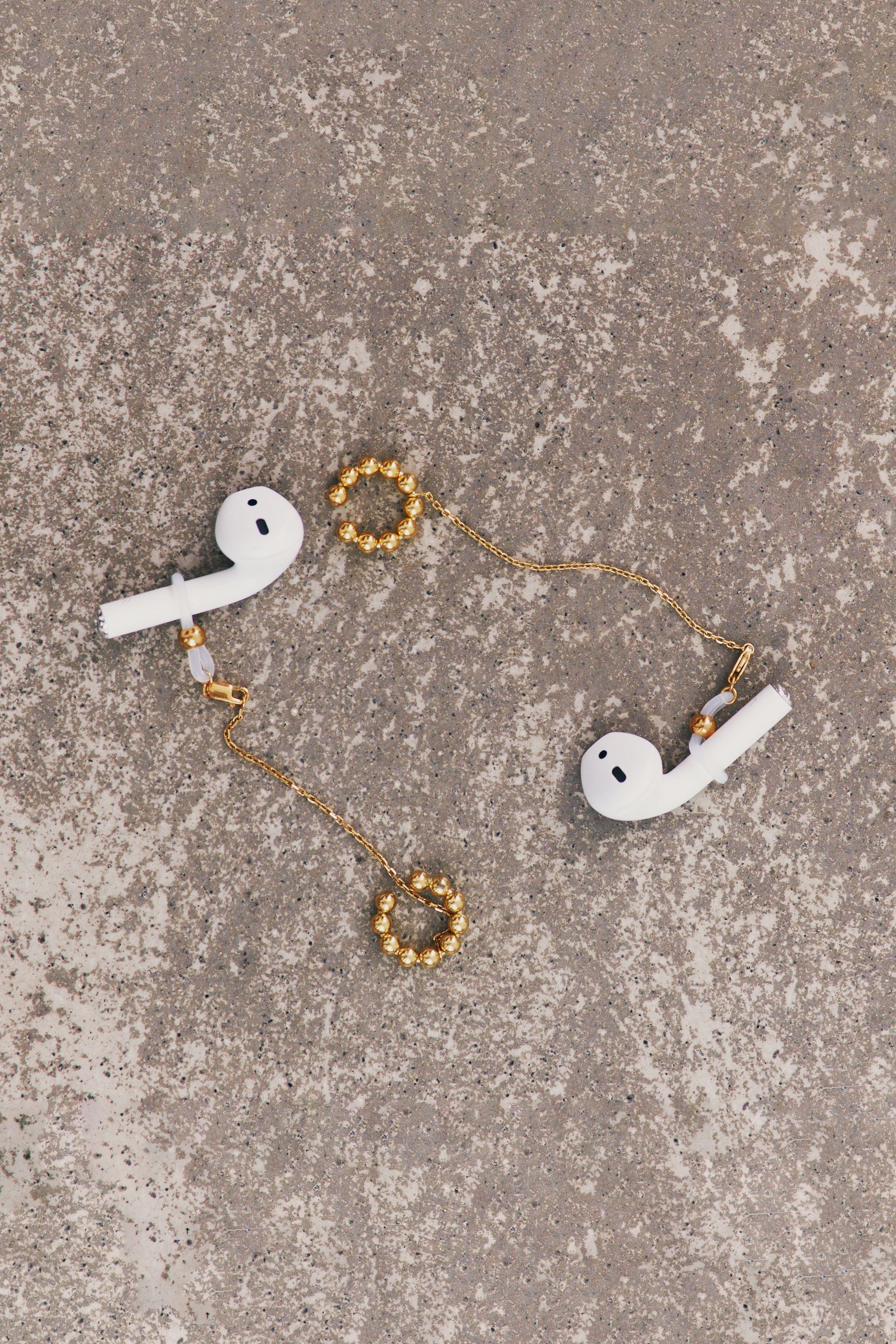 2-IN-1 EAR CUFFS FOR AIRPODS & EARRINGS IN 14K GOLD