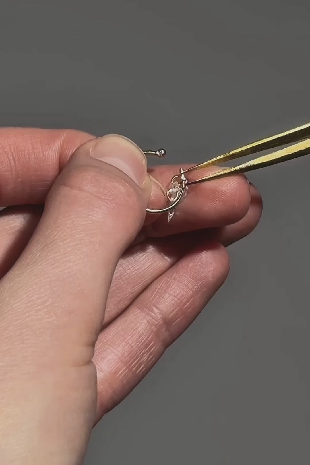 Gold thin ring with a marquise gems