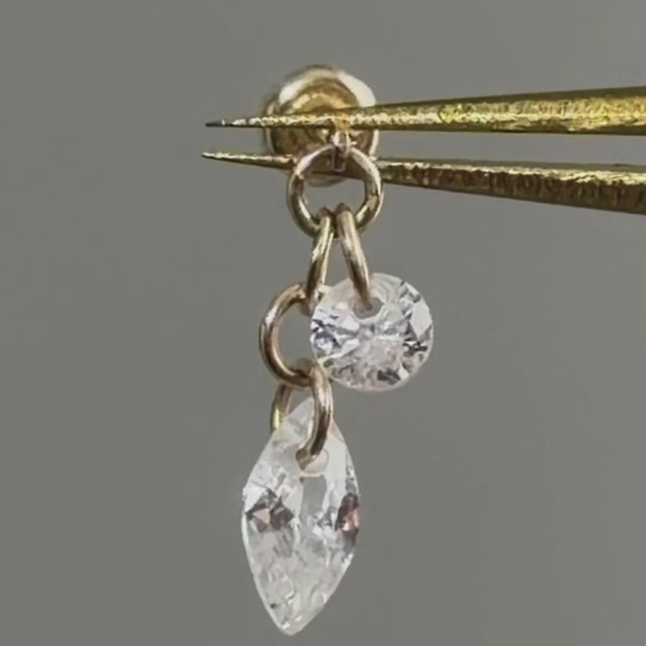 Reversible marquise earring in gold